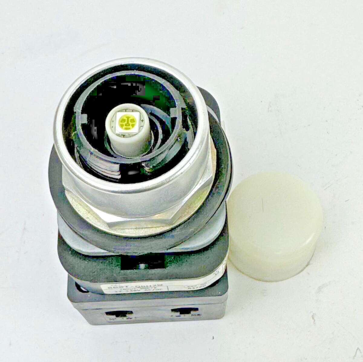 ALLEN-BRADLEY - 800T-QBH2W SER. U -WHITE LED MOMENTARY PUSH BUTTON W/ 800TC-N374