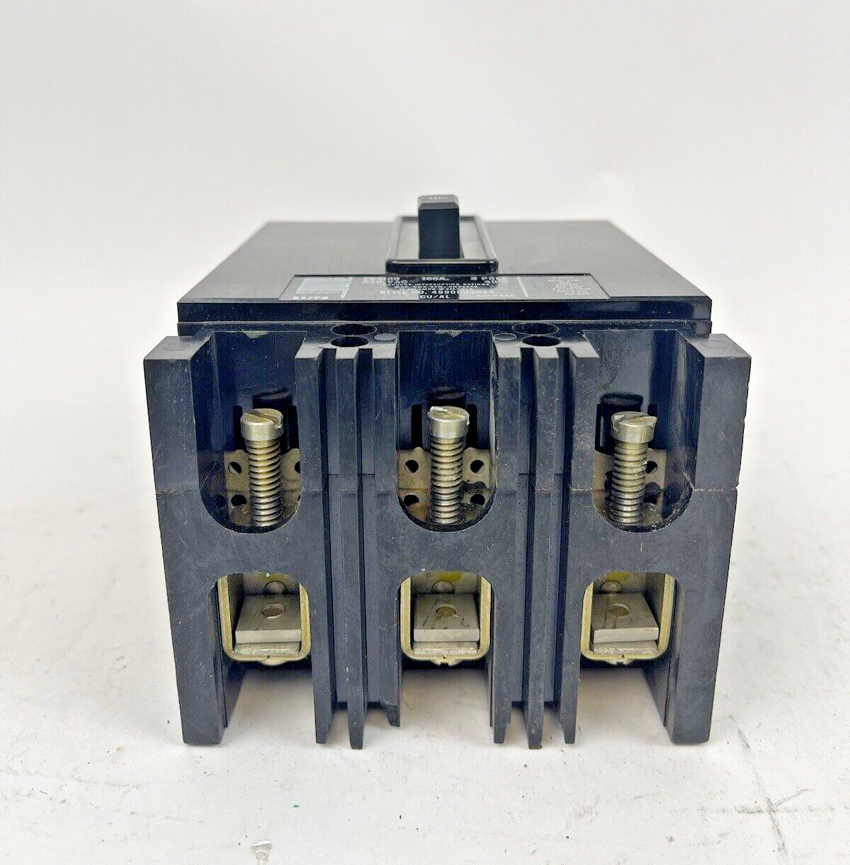 WESTINGHOUSE - EHB3100 - CIRCUIT BREAKER 100A 3POLE 480V BROKEN PIECE - USED