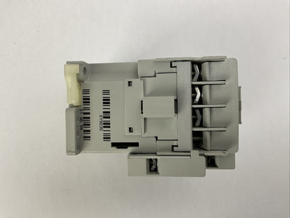 ALLEN BRADLEY 100-C16E*01 SER B CONTACTOR 600VAC 15HP 30A COIL 24VDC 100-S SER B