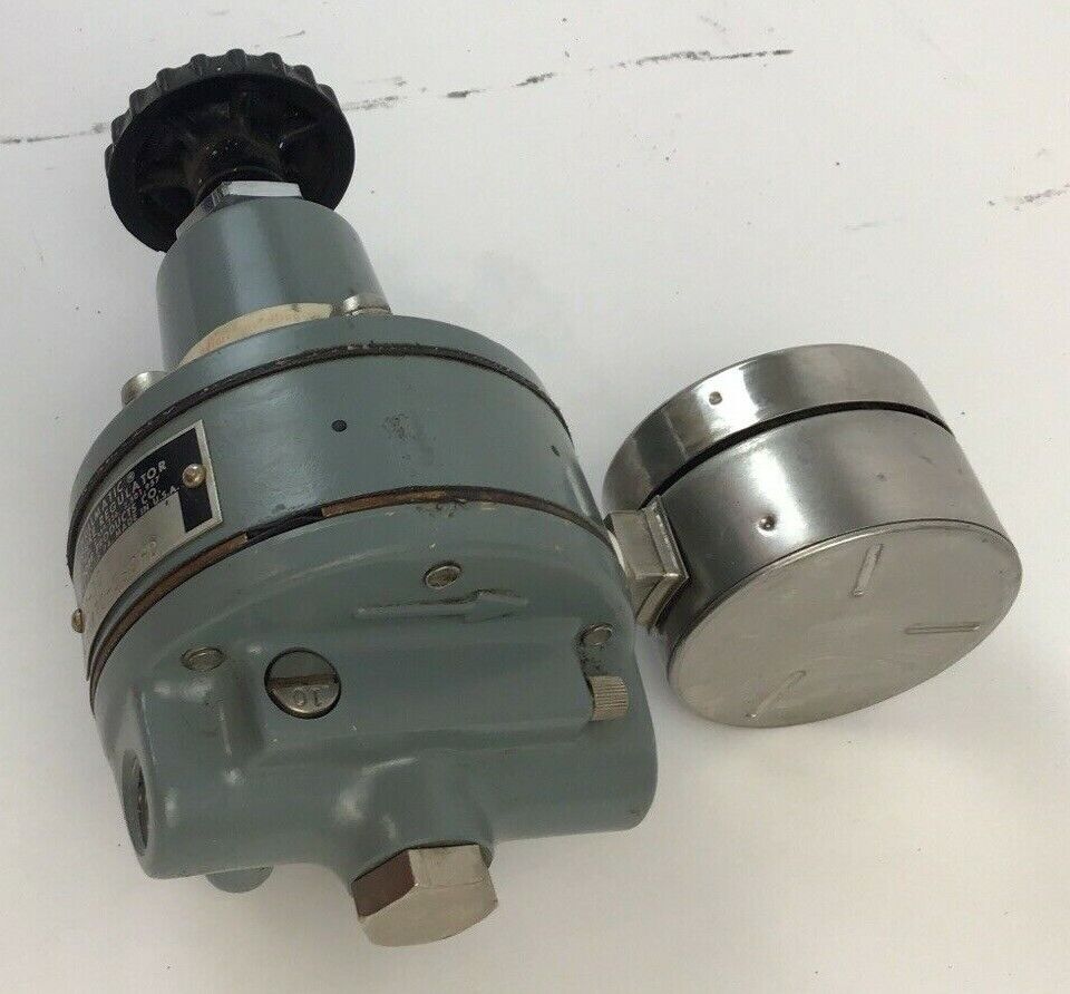 NULLMATIC PRESSURE REGULATOR 40-30 14870-5S9HD W/ GAUGE 316SS