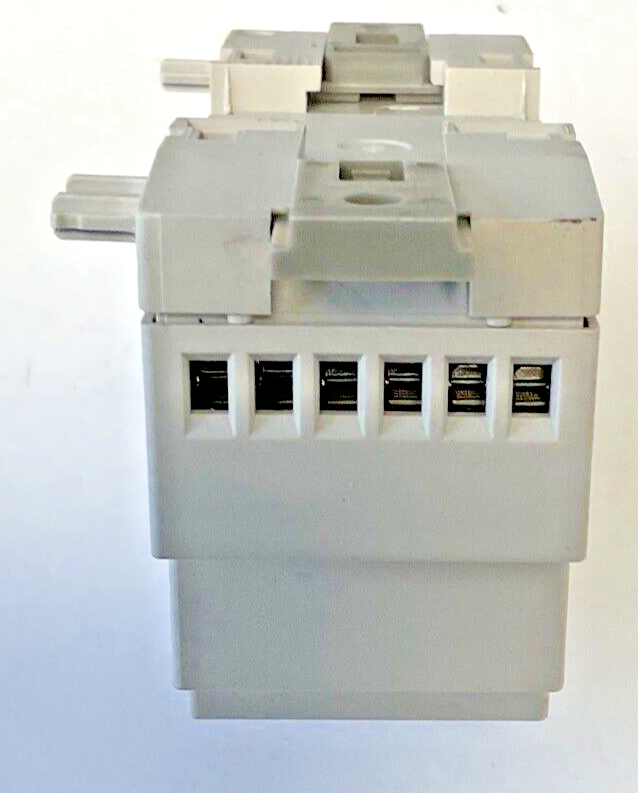 IDEC FL1F-M08B2R2 RELAY EXPANSION MODULE 24VDC 240VAC 5A