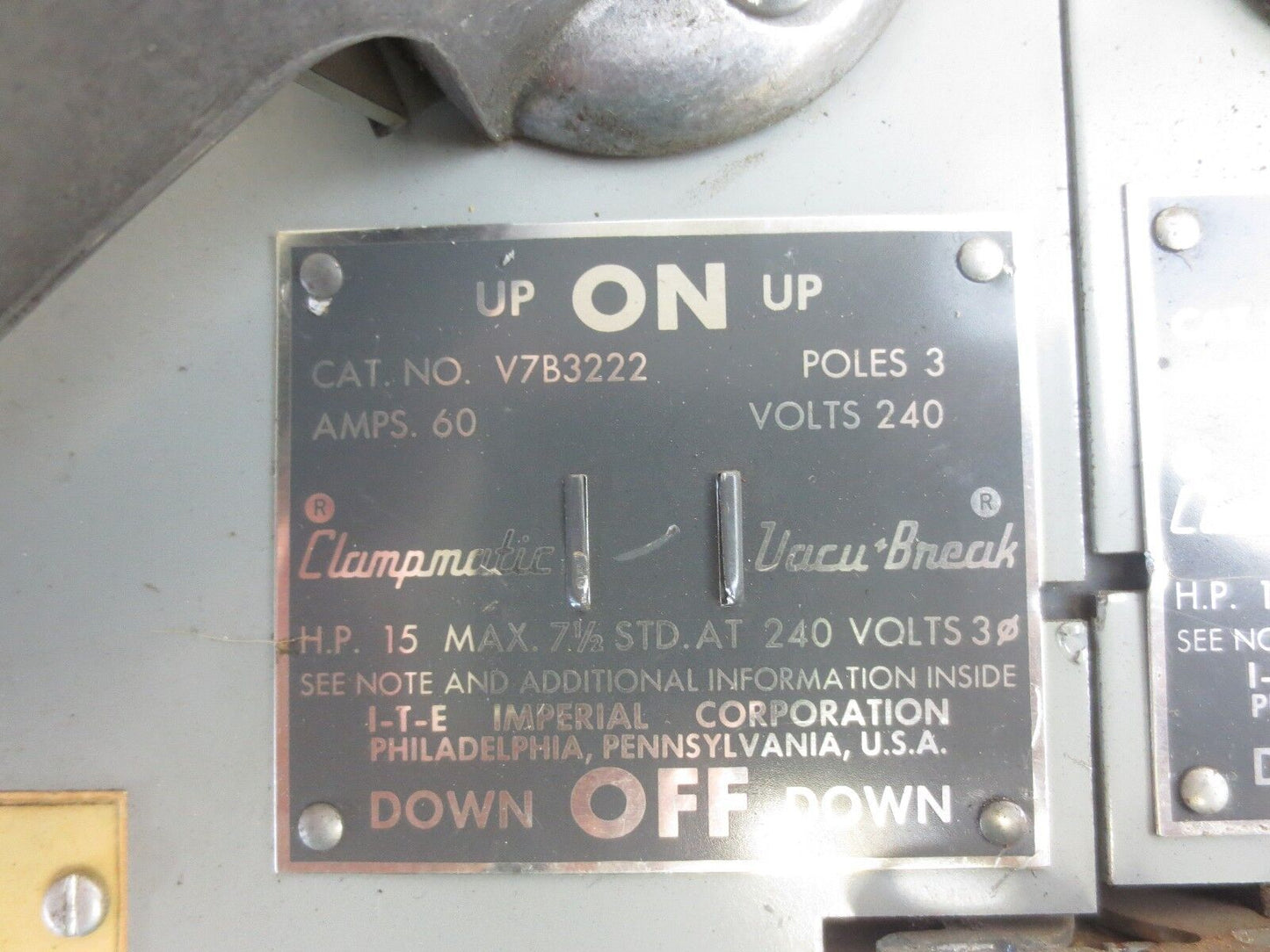 I-T-E V7B3222 TWIN PANELBOARD / VACU-BREAK PANEL SWITCH - 240V, 60A, 3 POLE