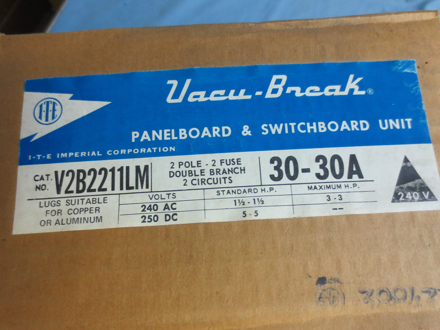 I-T-E V2B2211LM VACU-BREAK PANELBOARD & SWITCHBOARD UNIT 240V 30-30A NEW SURPLUS