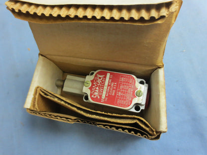NAMCO EA220-30005 SNAP LOCK LIMIT SWITCH - NEW SURPLUS in BOXES