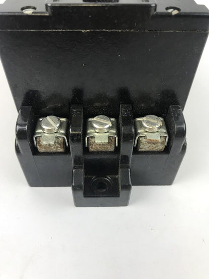 GE CR1062R9B MANUAL STARTER NEMA SIZE M-0 TOGGLE OPERATED 3 POLE 3 OLS