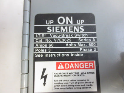 SIEMENS V7E3622 TWIN PANELBOARD SWITCH - 600VAC, 60A, 3-POLE