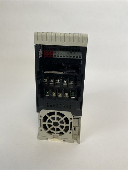 ALLEN BRADLEY 25B-D2P3N114 AC DRIVE SER A FRN 5.001 OUTPUT 0-460VAC