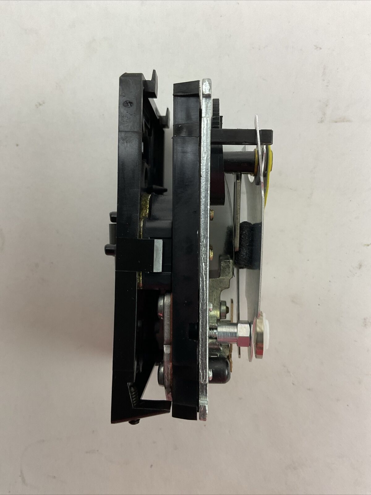 HONEYWELL TP973 A 2209 PNEUMATIC THERMOSTAT TEMPERATURE RANGE 60F TO 90F