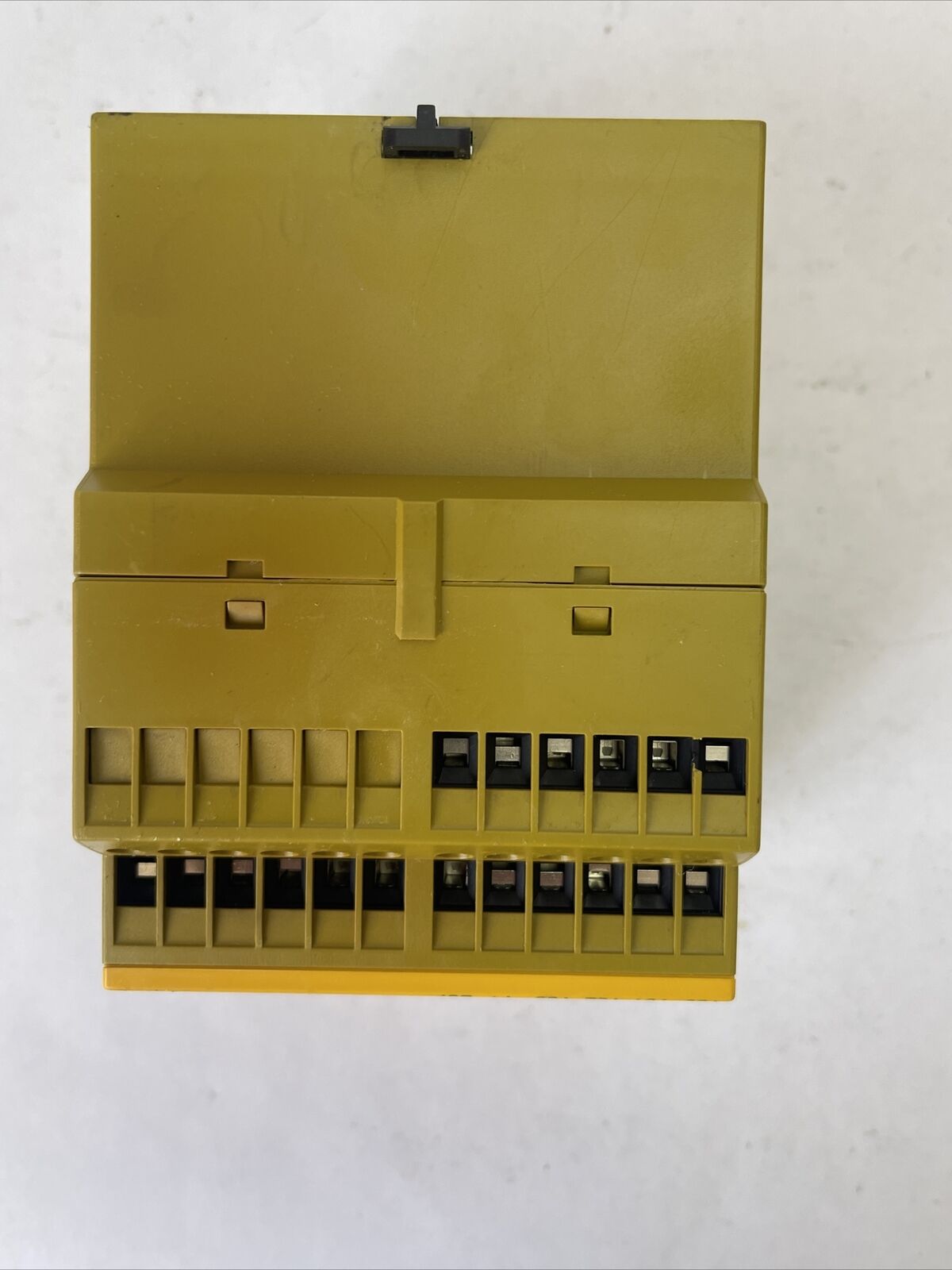 PILZ PNOZ X9 7S/2O SAFETY RELAY 120VAC 11VA 24VDC 5.5W AC15:230V 5A DC13:24V 7A