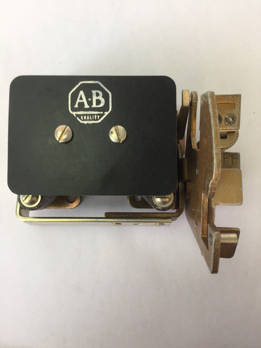 ALLEN BRADLEY X-66704 DISCONNECT SWITCH SIZE 1