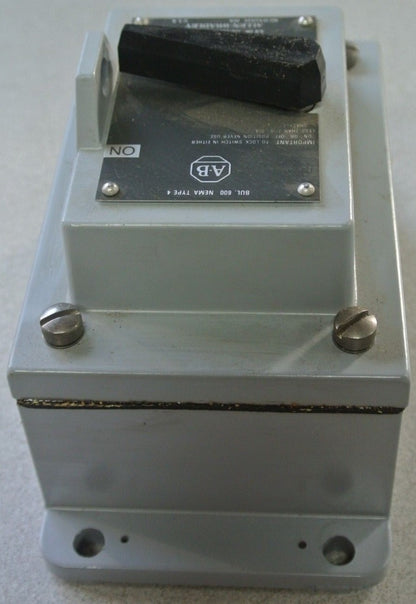 ALLEN-BRADLEY 600-TCX4 MANUAL STARTING SWITCH - TOGGLE - 1 POLE - NEW SURPLUS
