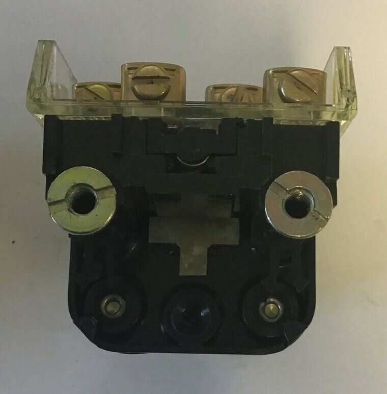 ALLEN BRADLEY 800T-A9A FLUSH HEAD PUSHBUTTON YELLOW SER.N 1NO-1NC