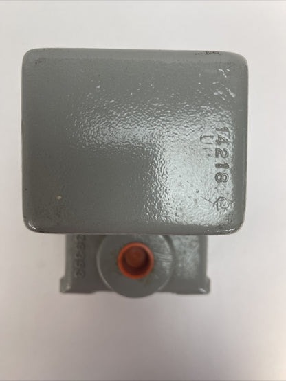 TELEMECANIQUE 2080-ZQ11 PUSHBUTTON STATION 600VAC