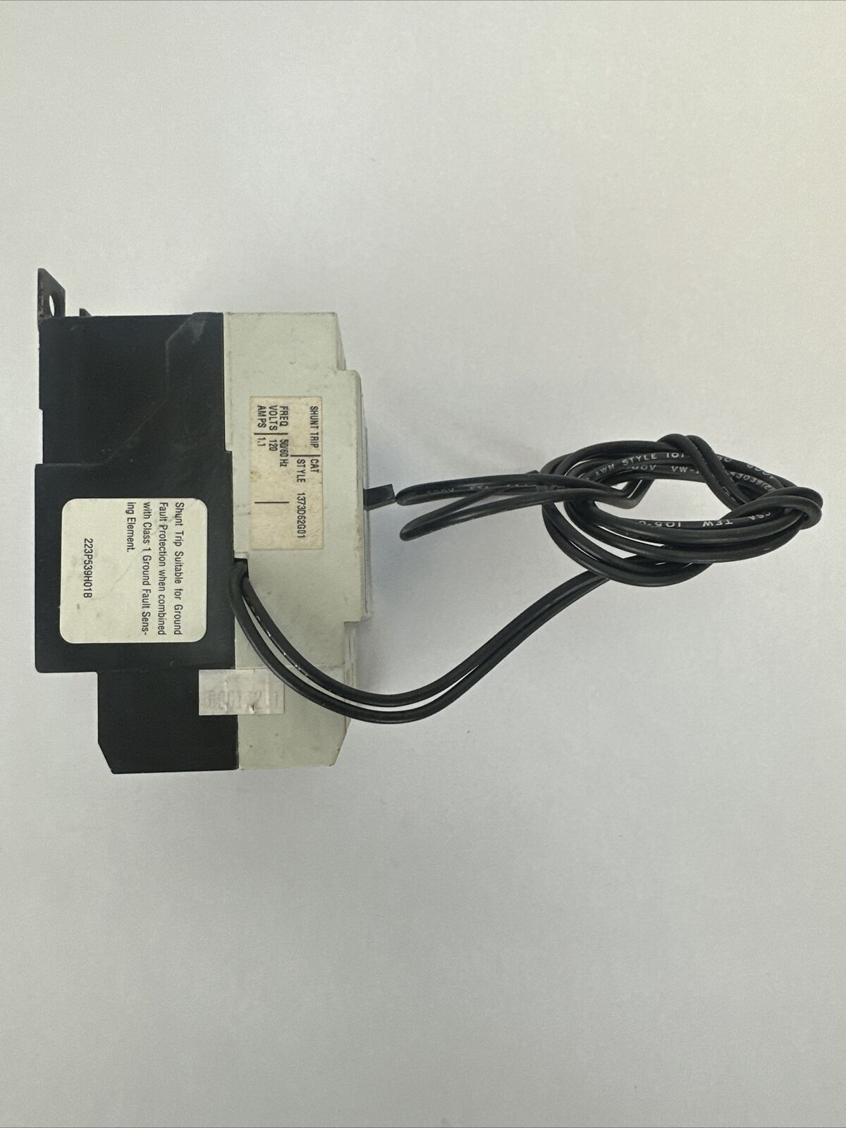 CUTLER HAMMER GDB3040 CIRCUIT BREAKER 480VAC 250VDC 3P 40A GDB 14K 1373D62G01