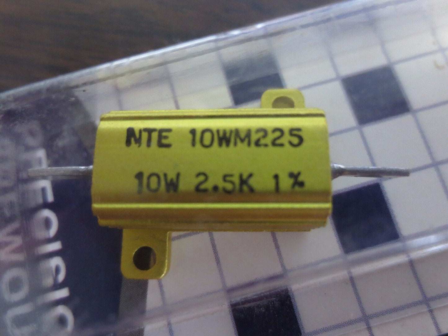 NTE 10WM225 RESISTOR 10,WATT, 2.5K OHM ALUMINUM HOUSING, NEW SURPLUS - LOT of 4