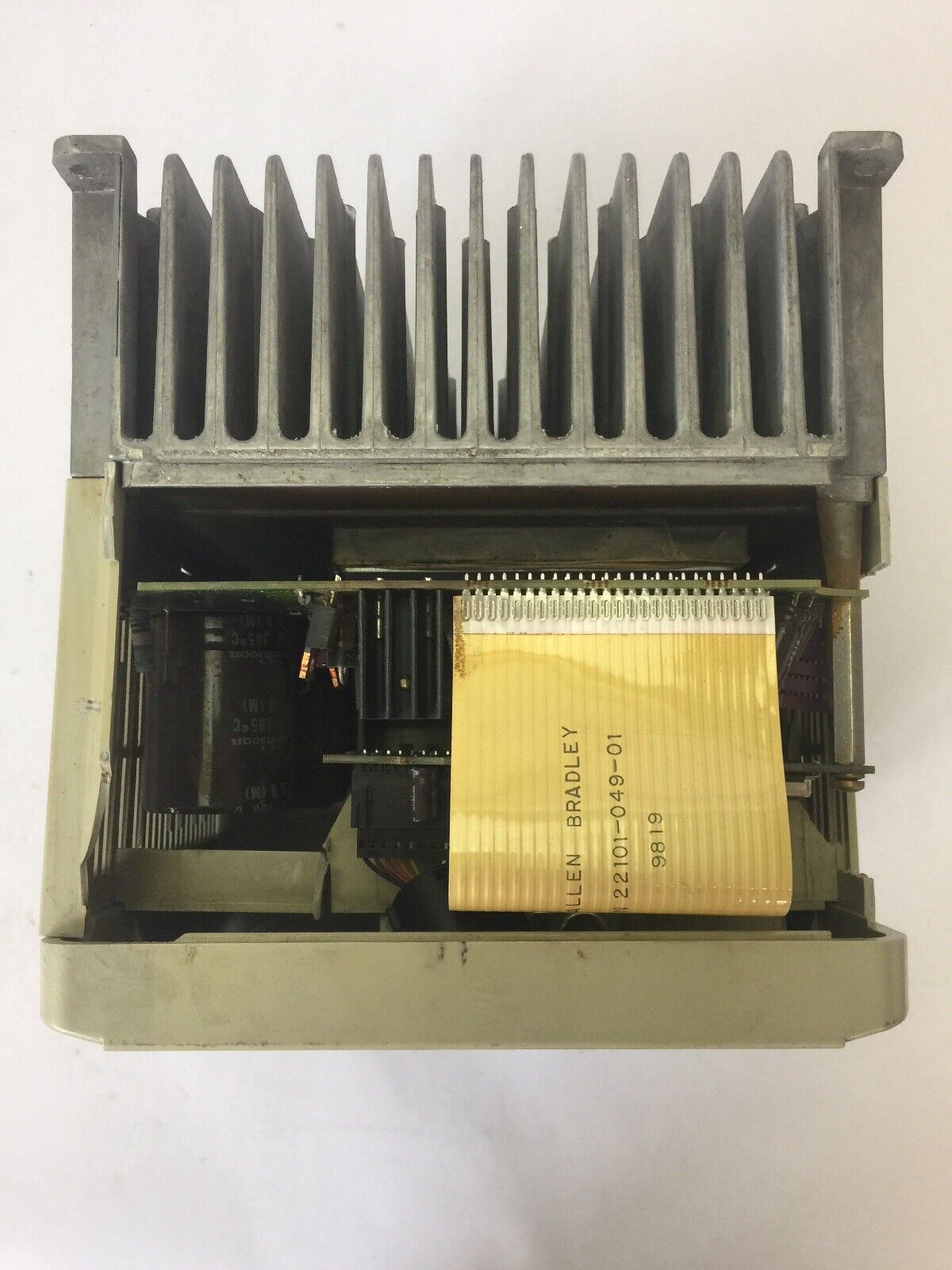 ALLEN BRADLEY 1305-BA06A AC DRIVE INPUT 380-460V 5.8A OUTPUT 380-460V 6A 3 HP