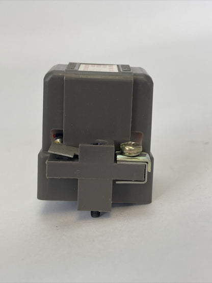 IDEC T2 TRANSFORMER POWER SUPPLY INPUT 240V 50-60HZ NO LOAD 7.5V OUTPUT 1VA