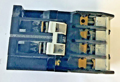 GENERAL ELECTRIC CR7CA CONTACTOR 600VAC 25AMPS 5HP
