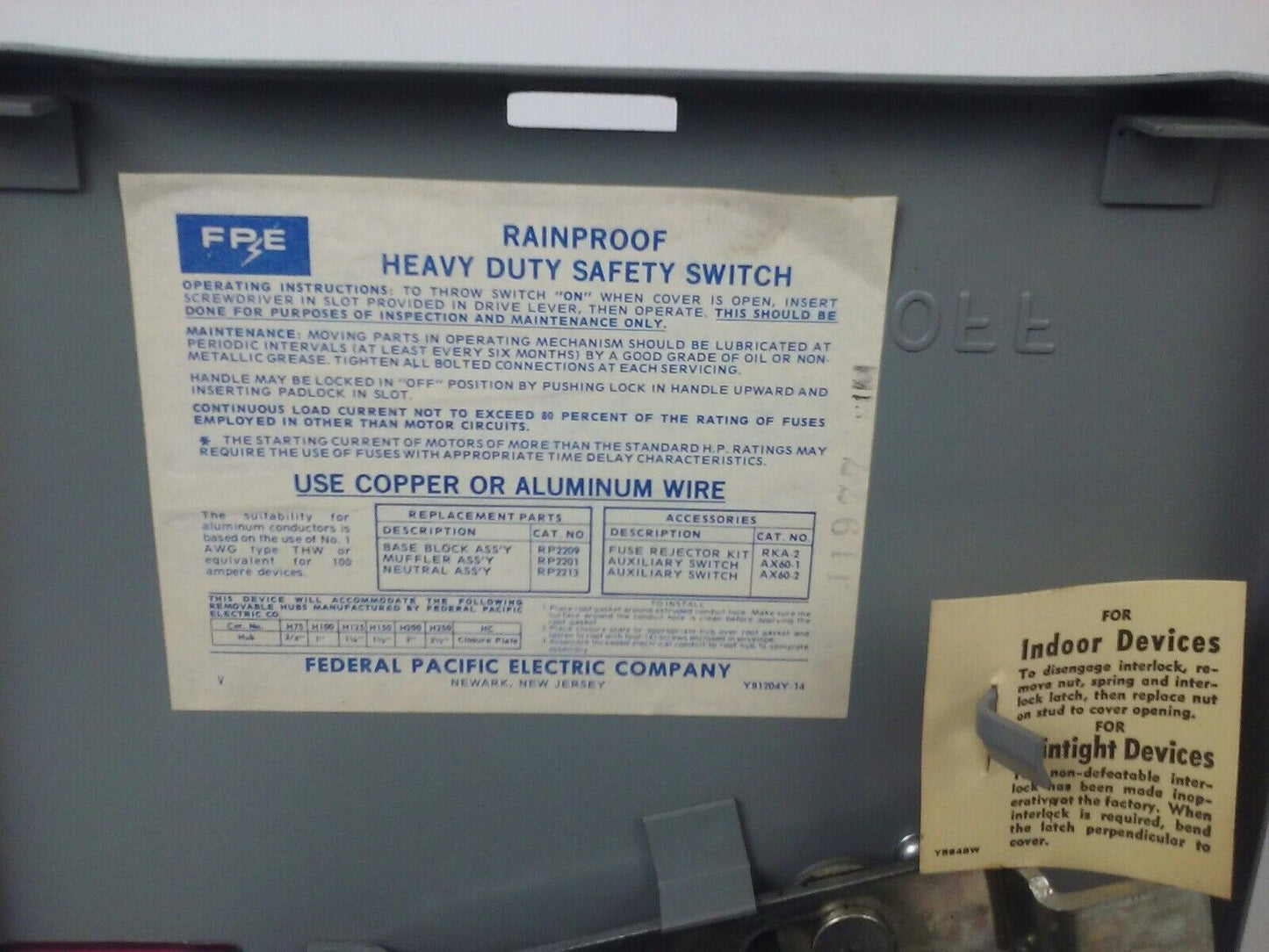 FPE RH1632R FUSIBLE SAFETY SWITCH 3P, 60A, 240VAC,4 WIRE,3 BLADES,15HP RAINPROOF