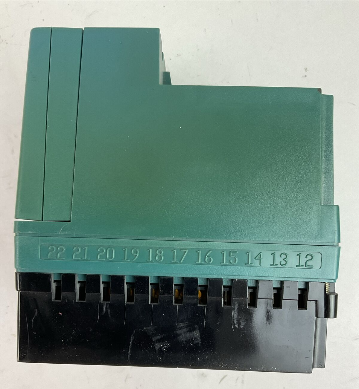 HONEY WELL RM7823 A 1016 FLAME SWITCH W/ ULTRAVIOLET FLAME AMPLIFLIER