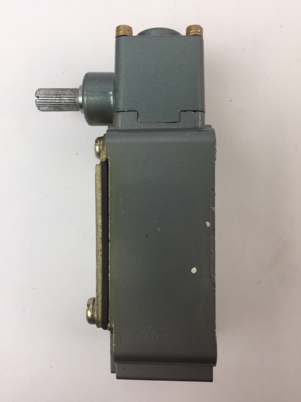 WESTINGHOUSE RRLAB OIL TITE LIMIT SWITCH 600VAC 10AMP
