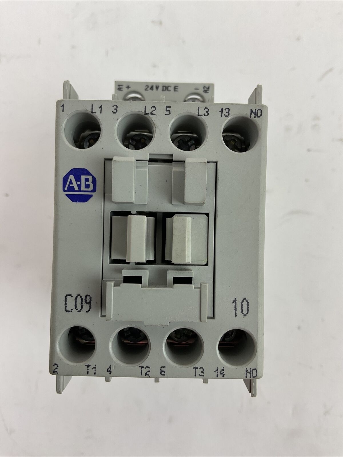 ALLEN BRADLEY 100-C09E*10 SER A CONTACTOR 600VAC 25AMP 7.5HP 3PH COIL 24VDC