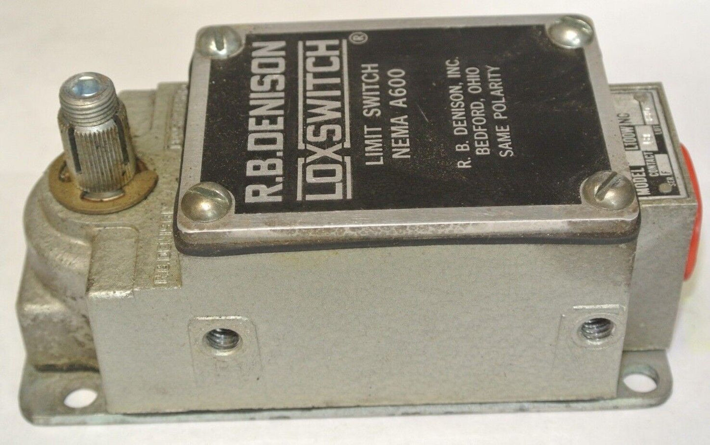 R.B. DENISON L100WNC-2M LIMIT SWITCH 600V MAX GOULD / TELEMECANIQUE NEW SURPLUS