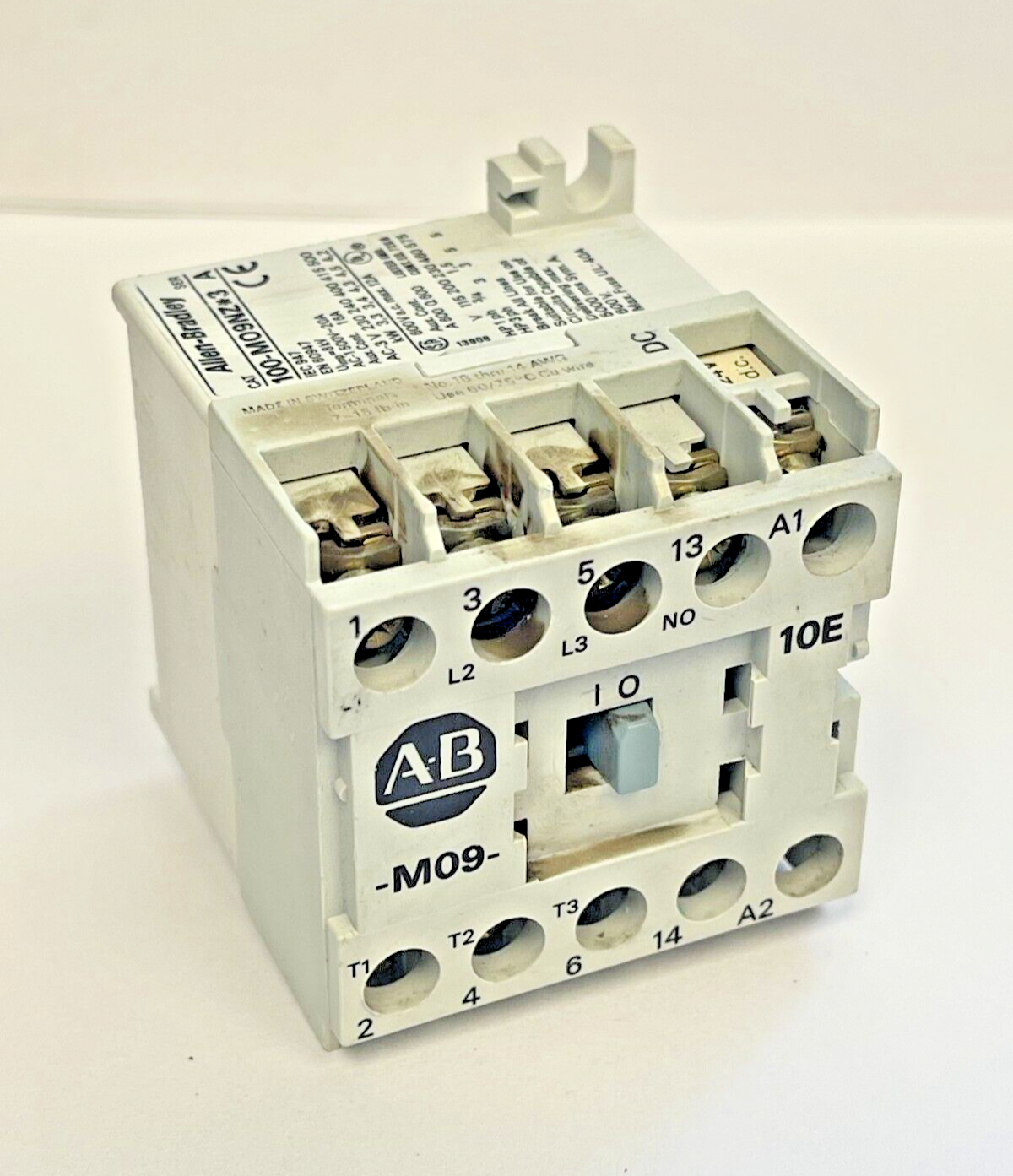 ALLEN BRADLEY - 100-MO9NZ*3 SER. A 24VDC COIL MOTOR STARTER CONTACTOR