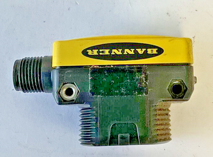 BANNER QS30FF600Q PHOTOELECTRIC SENSOR 10-30VDC ***LOTOF2***