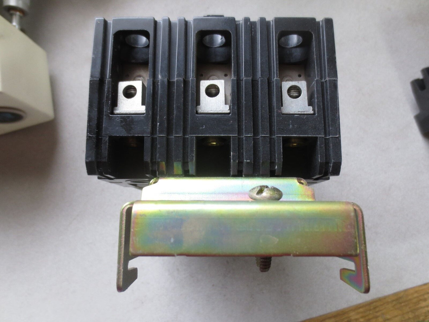 SQUARE D FH36020 MOLDED CASE CIRCUIT BREAKER - 20A, 600VAC - USED,