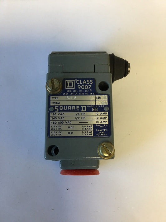 SQUARE D CLASS 9007 TYPE B52G HEAVY DUTY LIMIT SWITCH SER.B