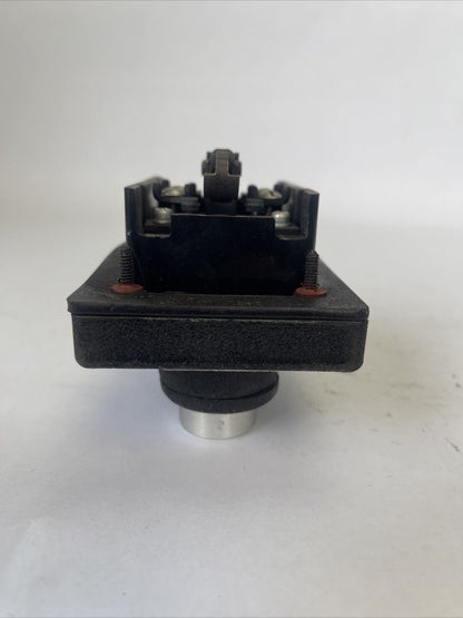 REES 3924 CONTROL PUSHBUTTON SWITCH OPEN CLOSE