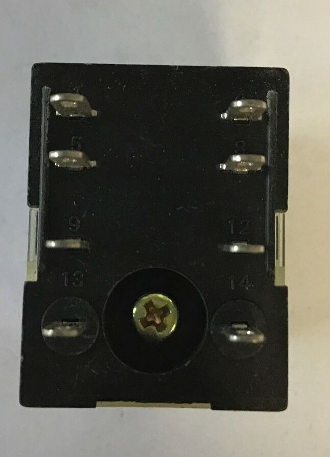 OMRON MY2 RELAY 220/240VAC 5A ***LOTOF4***