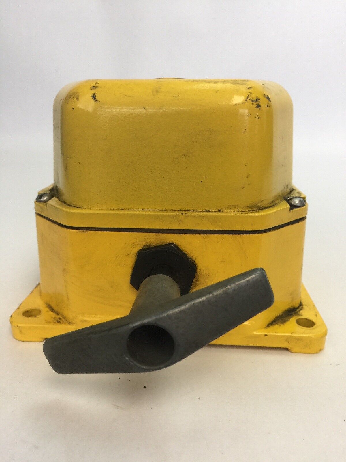 REES 04944-240 CABLE OPERATED SWITCH A600,AC15,N300,DC 13
