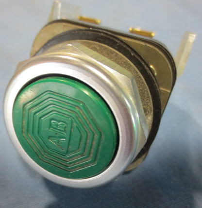 ALLEN-BRADLEY 800T-A Ser. T GREEN PUSHBUTTON w/ 800T-XD1 CONTACT BLOCK 800T-XD1