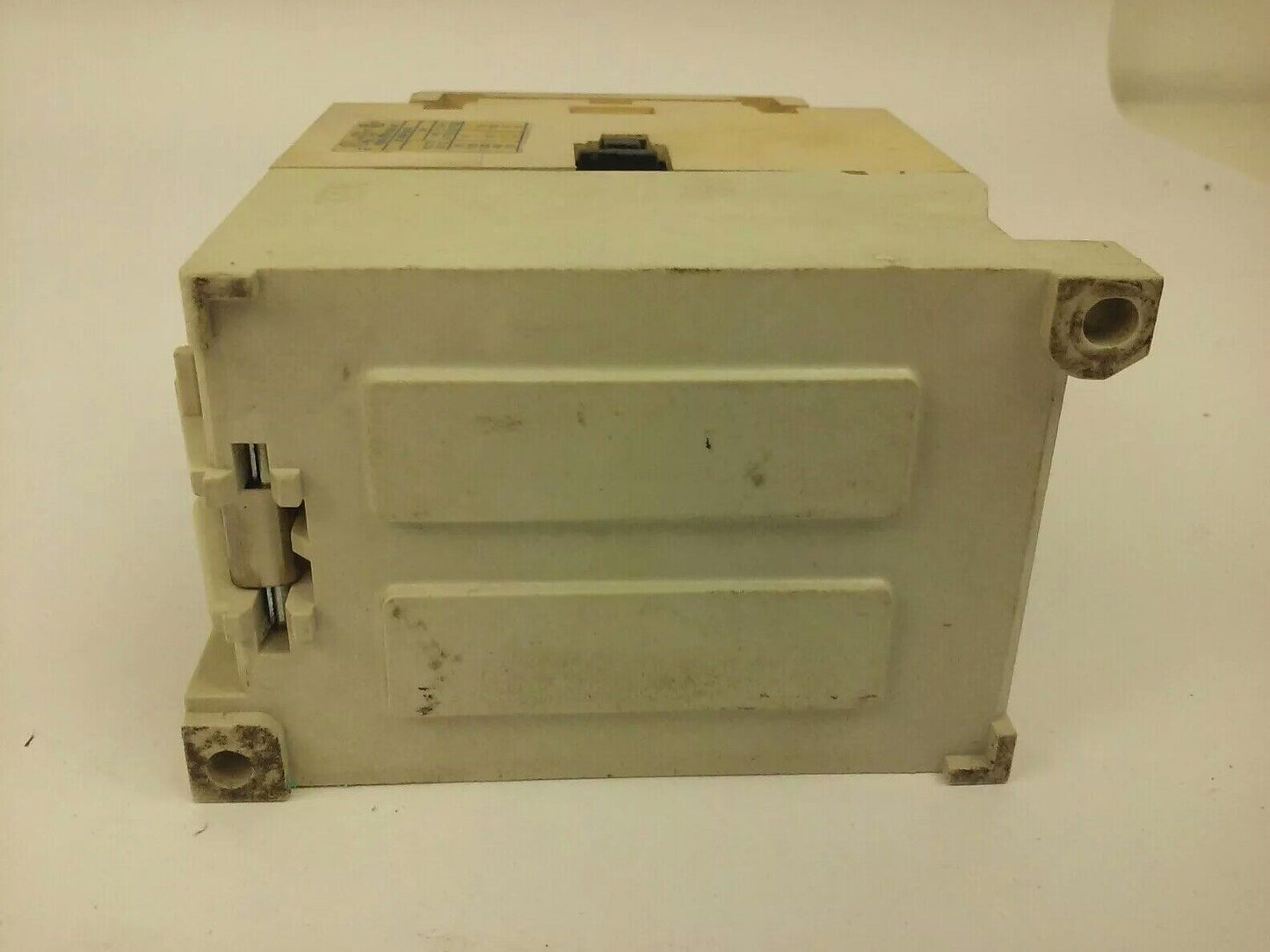 CUTLER HAMMER CN15DN3, SER. B1, CONTACTOR, 3PH, 3P, 27A, 600V, 10HP, 60HZ, NEW