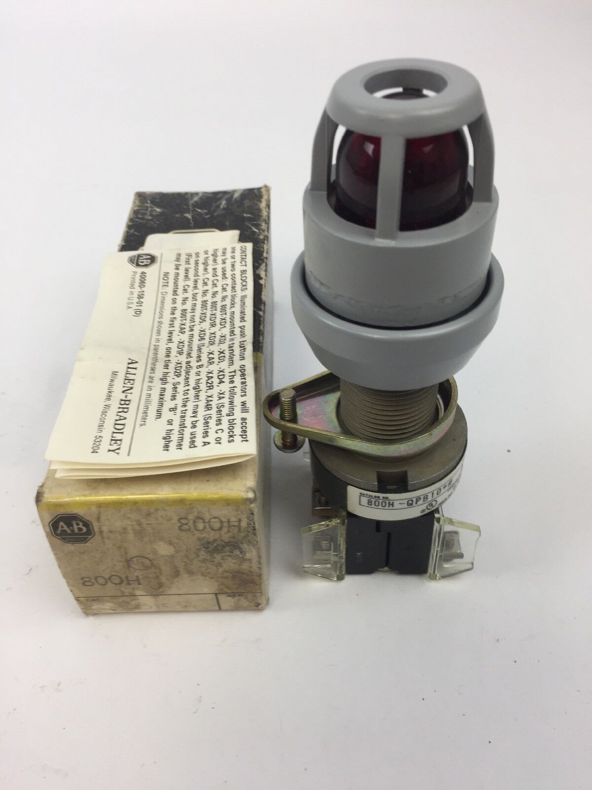 ALLEN BRADLEY 800H-QPB10 PUSH BUTTON SER A 120 VOLT 3.0 WATTS