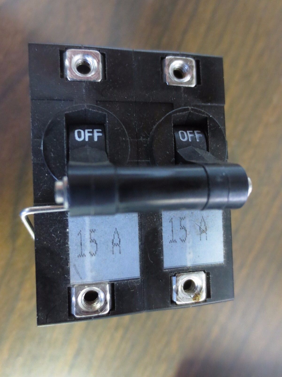 IDEC NRAS2100 CIRCUIT BREAKER - 15A, 220VAC, 2-POLE