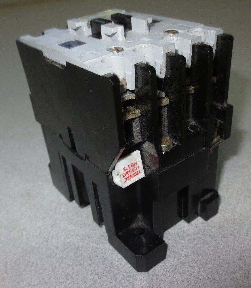 ALLEN-BRADLEY 100-A18ND3 Ser. C / CONTACTOR 18A, 3-P, 460VAC, 110/120VAC COIL