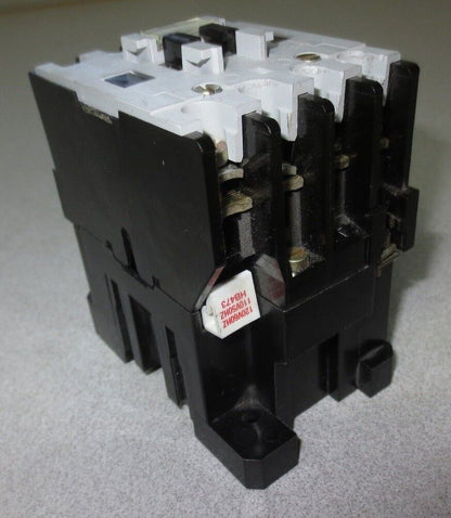 ALLEN-BRADLEY 100-A18ND3 Ser. C / CONTACTOR 18A, 3-P, 460VAC, 110/120VAC COIL