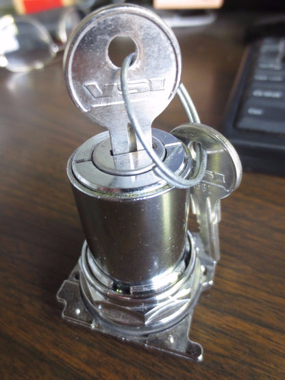 2-POSITION LOCK WITH 2 KEYS - ALLEN-BRADLEY? CAM 1 0510 - CONTROL PANEL SWITCH?