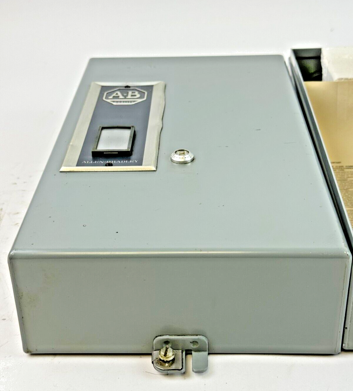 ALLEN-BRADLEY - 509-CAD SER. A -MAG MOTOR CONTROLLER W/ TYPE 1 ENC 120V COIL-NEW
