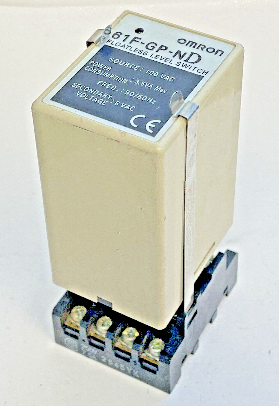 OMRON - 61F-GP-ND - FLOATLESS LEVEL SWITCH 100VAC & OMRON - PF113A - SOCKET BASE