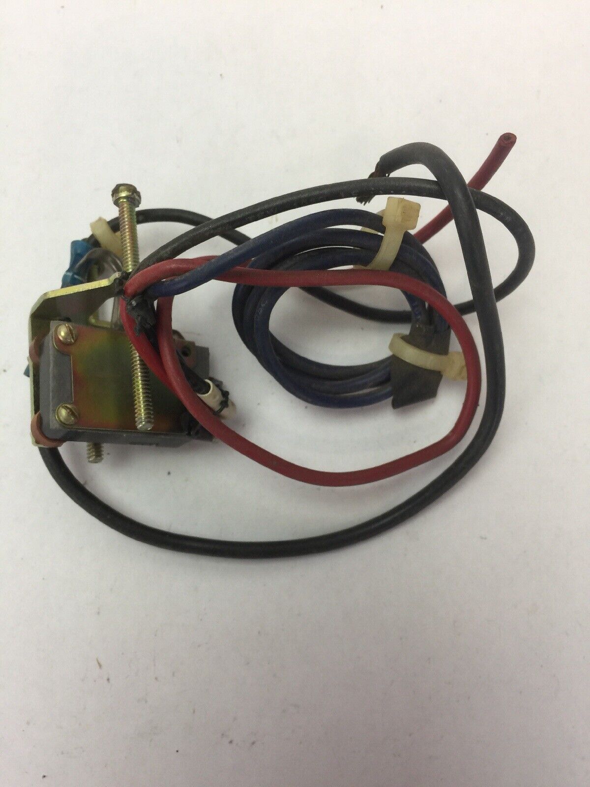 WESTINGHOUSE/CUTLER HAMMER 4979D06G17 RH 1A1B AUXILIARY SWITCH 125/250V 5AMP