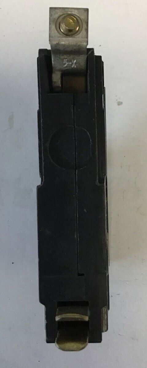 SQUARE D QOB115 CIRCUIT BREAKER 120/240VAC 1POLE 15A ***LOTOF8***