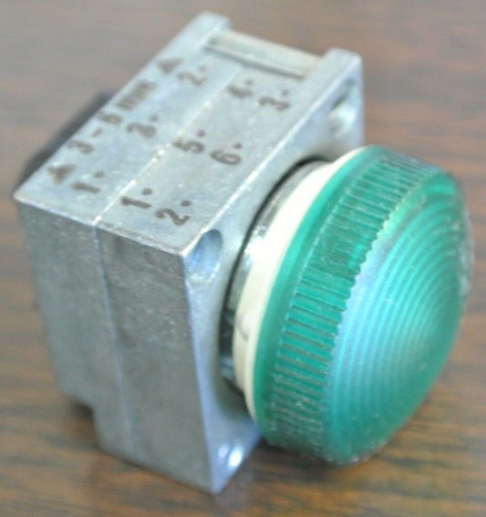 SIEMENS 3SB3501-6BA40 - PILOT LIGHT w/ CONC. RING - GREEN - NEW SURPLUS