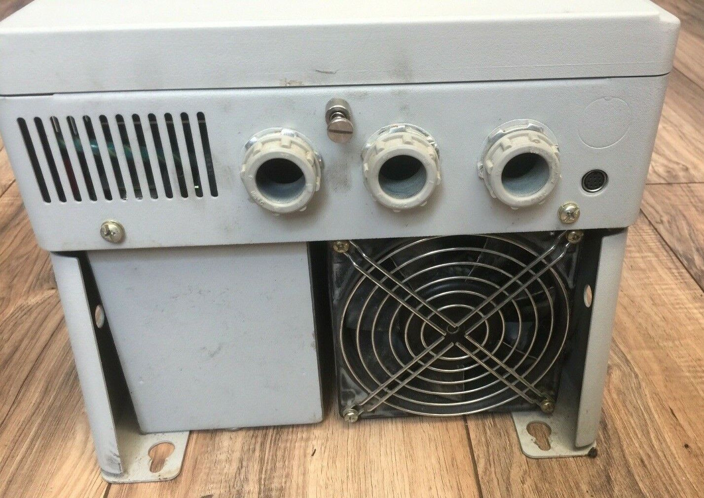 ALLEN BRADLEY 1336S-B020-AA-EN-HAP-L6 AC DRIVE OUTPUT 0-460VAC 31A 3PH 27KVA