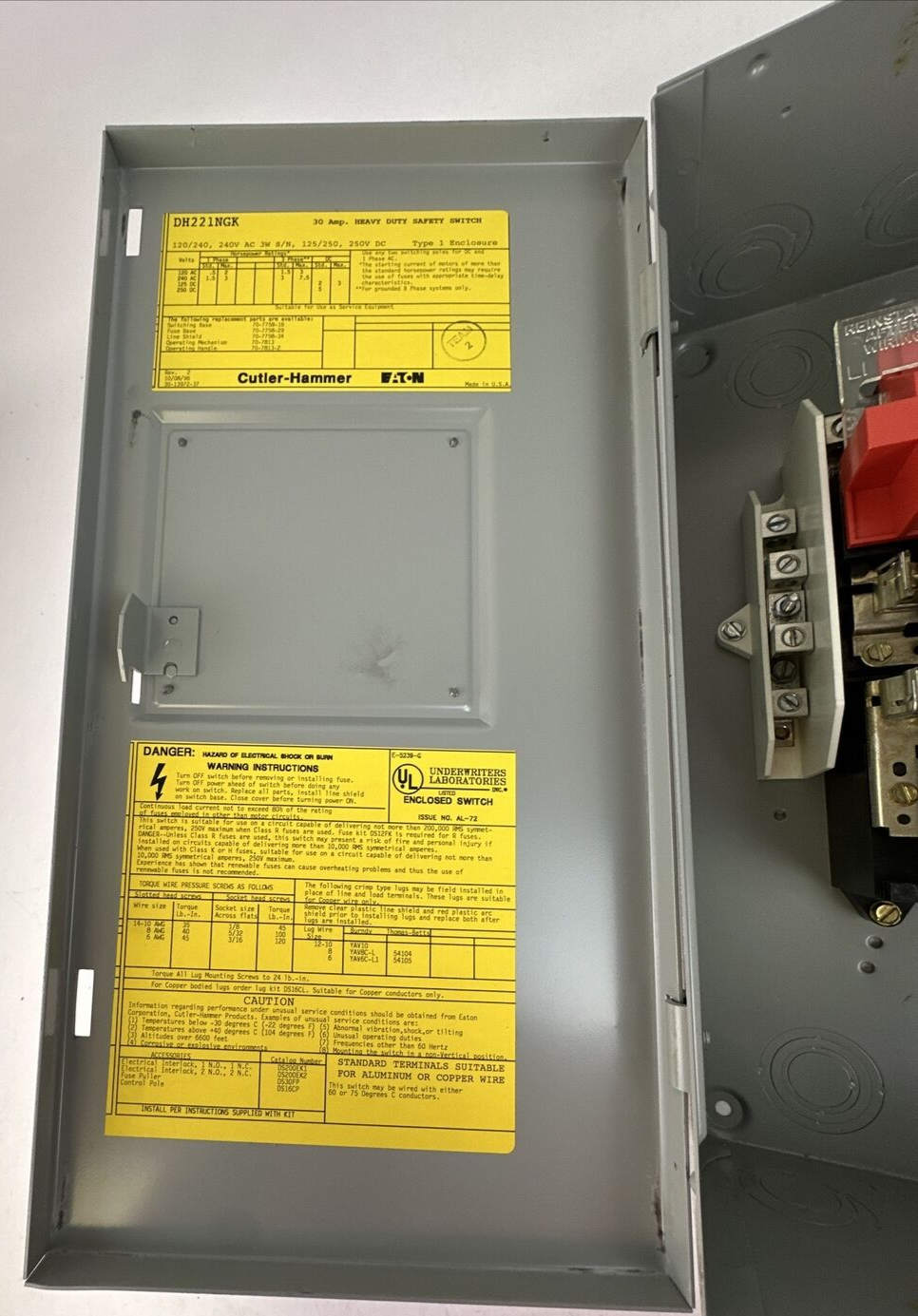 CUTLER HAMMER DH221NGK FUSIBLE SAFETY SWITCH 240VAC 3PH 7.5HP 250VDC 5HP 2P 30A