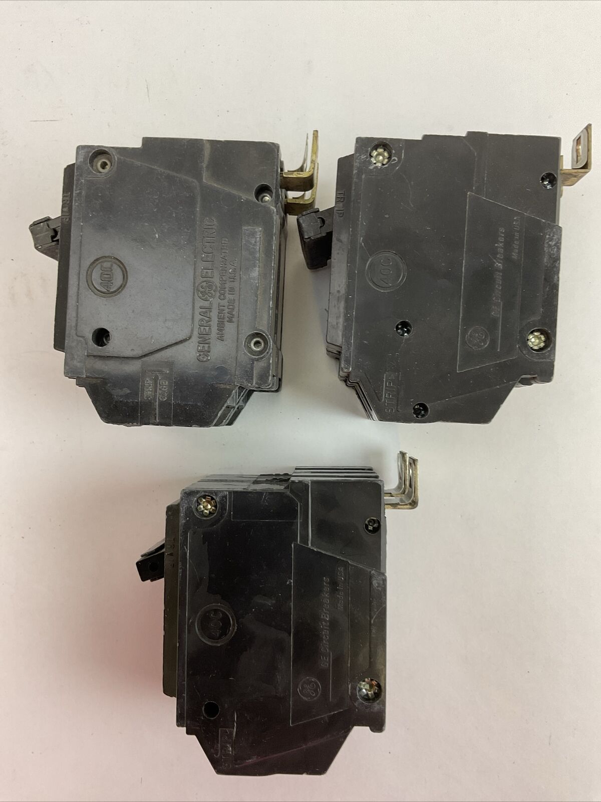 GE THQB215 15AMP 120/240VAC 2POLE CIRCUIT BREAKER (LOT OF 3)
