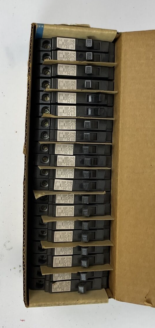 CROUSE HINDS MH30 CIRCUIT BREAKER 30A 120/240VAC 1POLE MODEL4 ***LOTOF20***